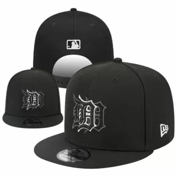 Detroit Tigers Black & Silver Embroidered MLB Snapback Hat by New Era